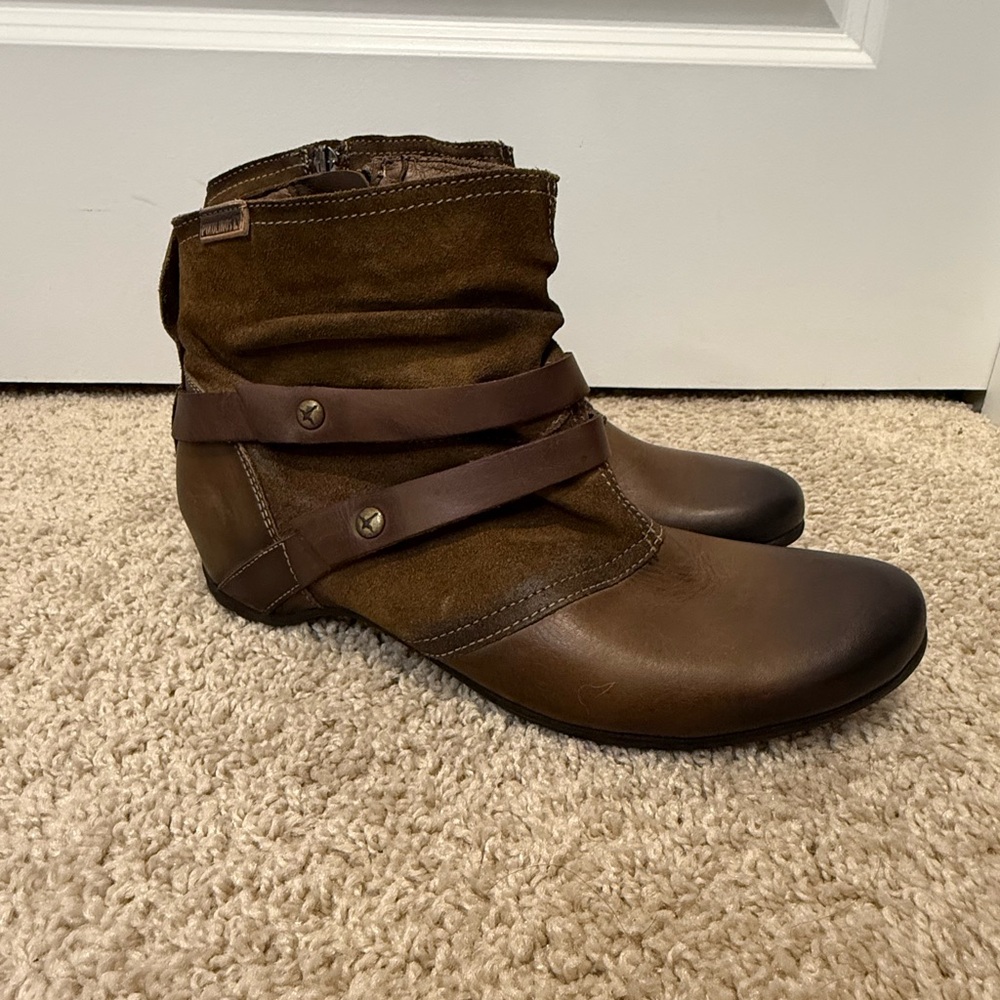 Brown leather Pikolinos Ankle Boots
